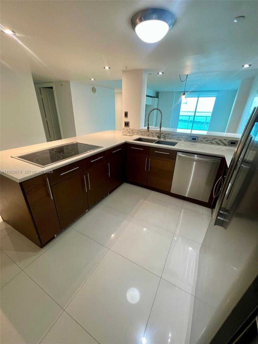 Small Image of 2101 BRICKELL AVE #2306, Miami Number 3