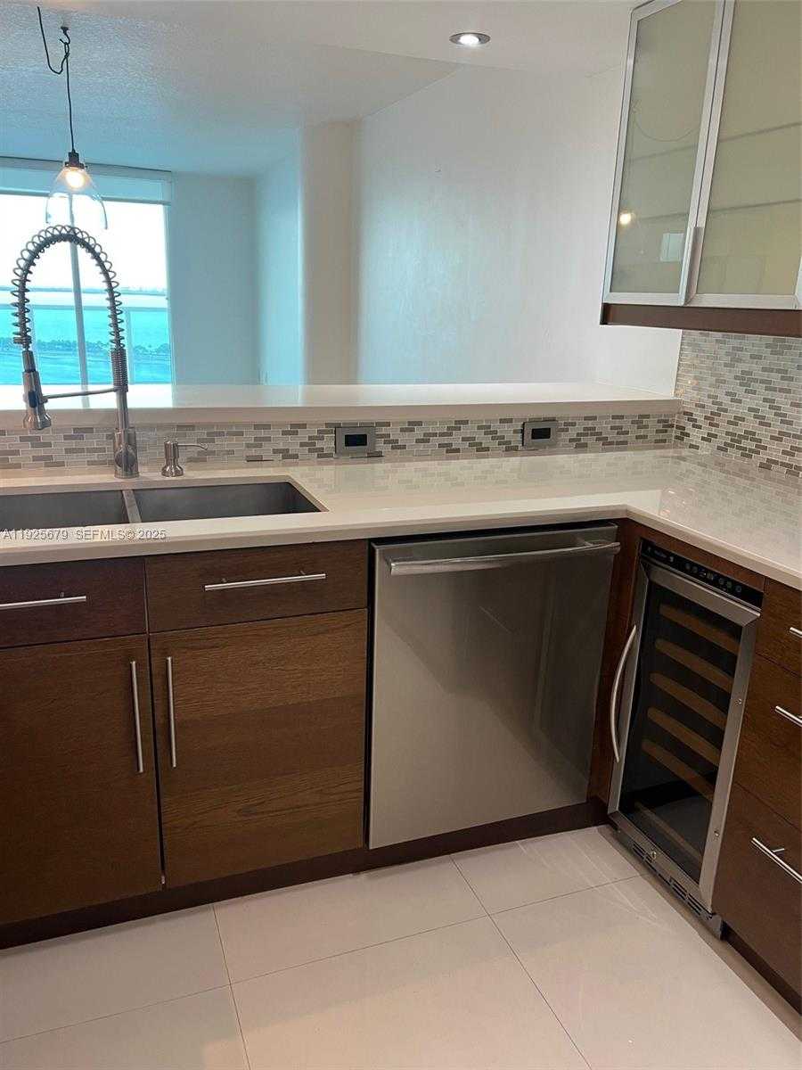 Small Image of 2101 BRICKELL AVE #2306, Miami Number 4