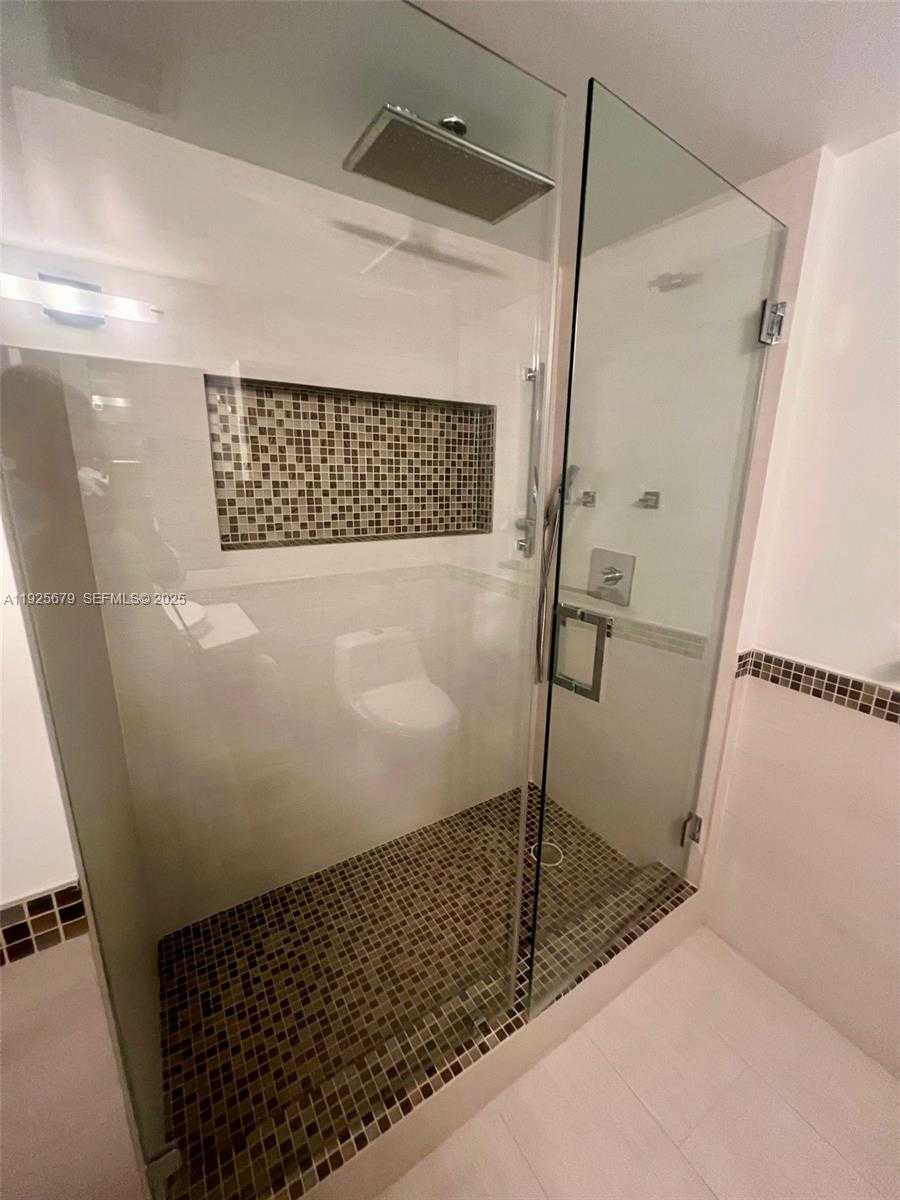 Small Image of 2101 BRICKELL AVE #2306, Miami Number 7