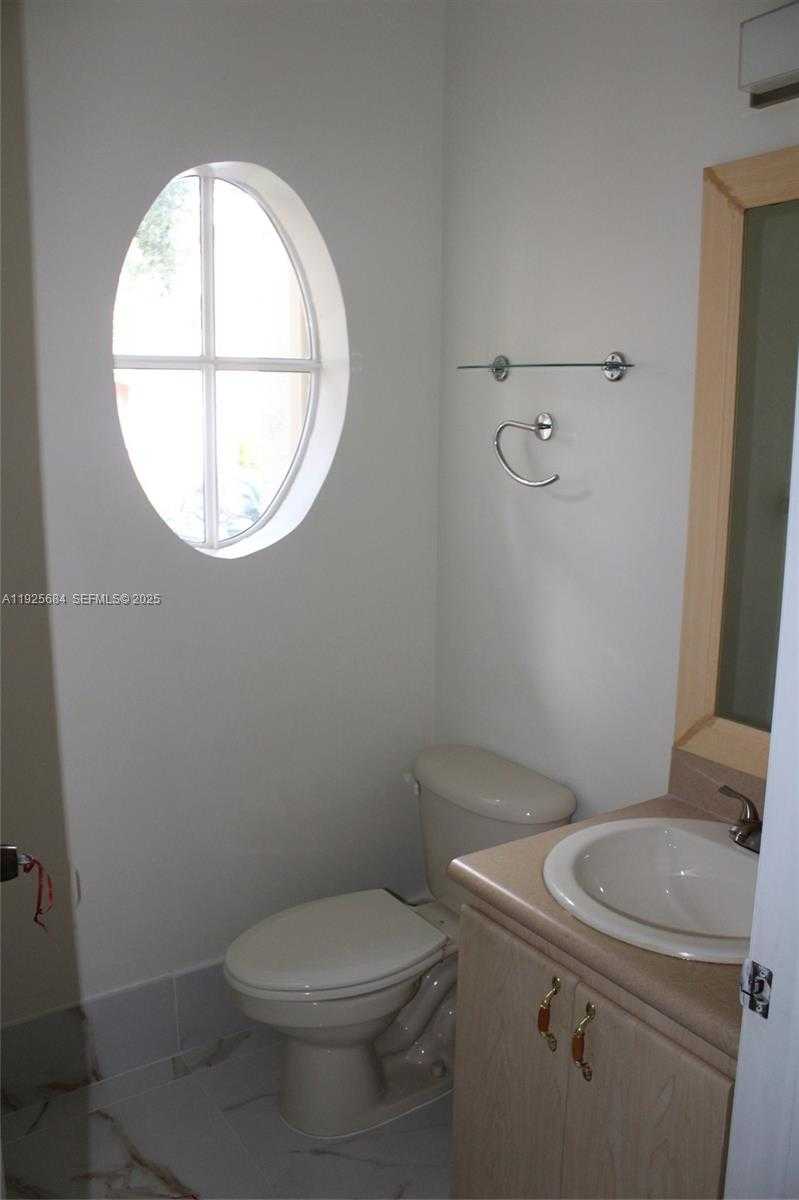 Small Image of 3433 SOUTH WEST 171ST TER #3433, Miramar Number 5