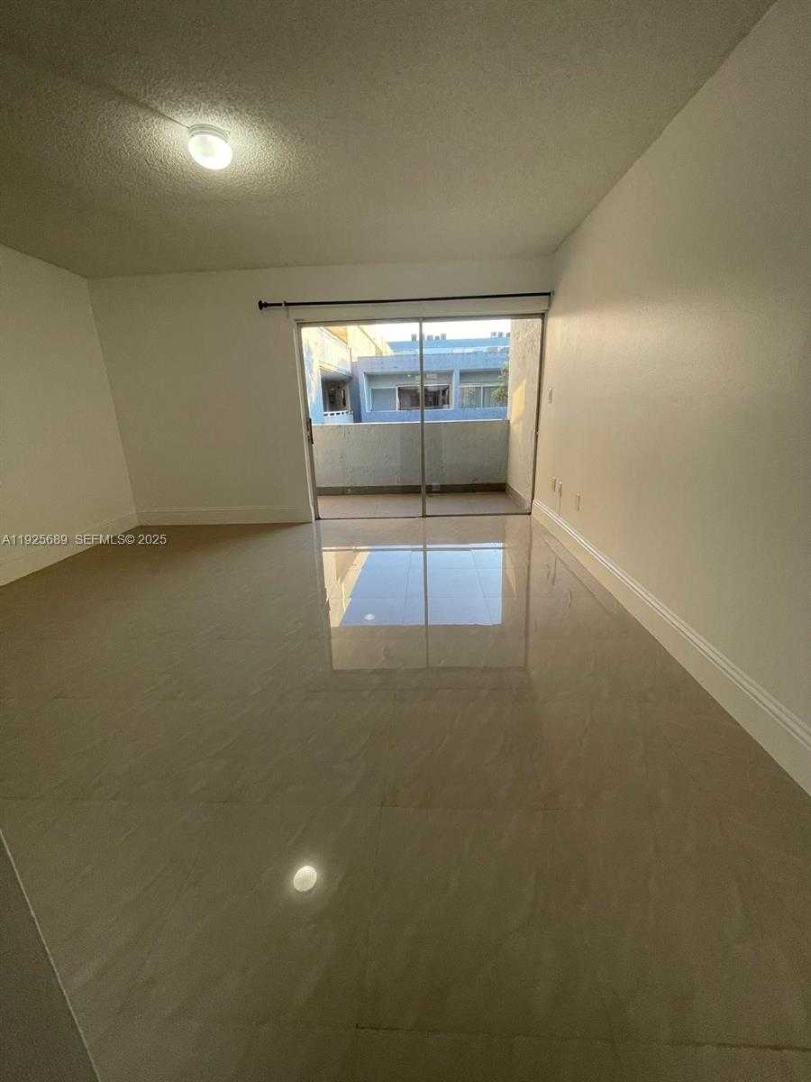 Small Image of 9375 FONTAINEBLEAU BLVD #L219, Miami Number 16