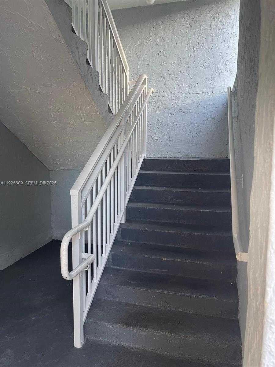 Small Image of 9375 FONTAINEBLEAU BLVD #L219, Miami Number 26