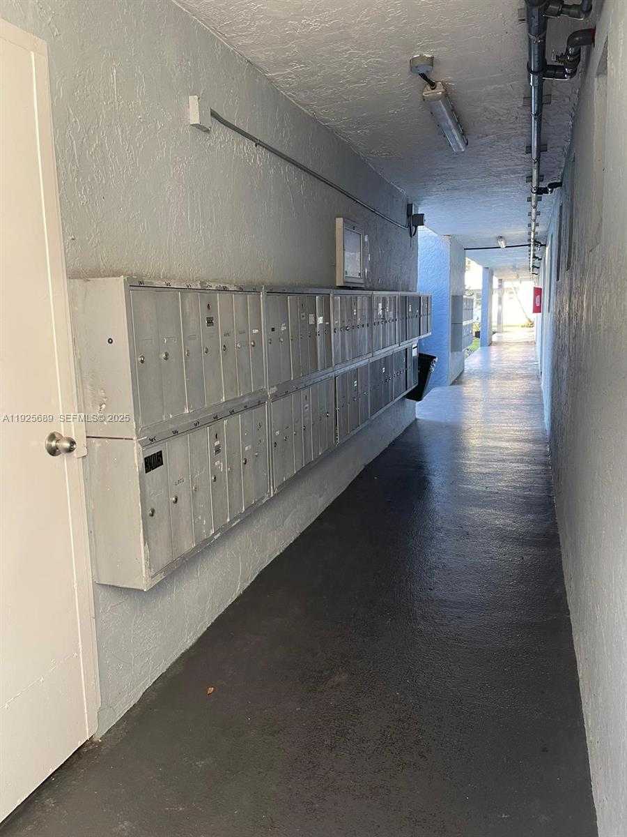 Small Image of 9375 FONTAINEBLEAU BLVD #L219, Miami Number 27