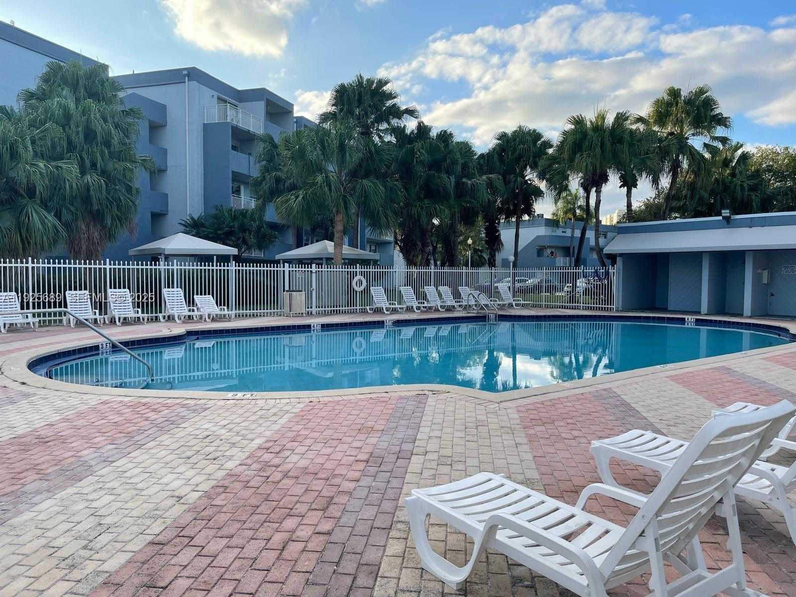 Small Image of 9375 FONTAINEBLEAU BLVD #L219, Miami Number 29