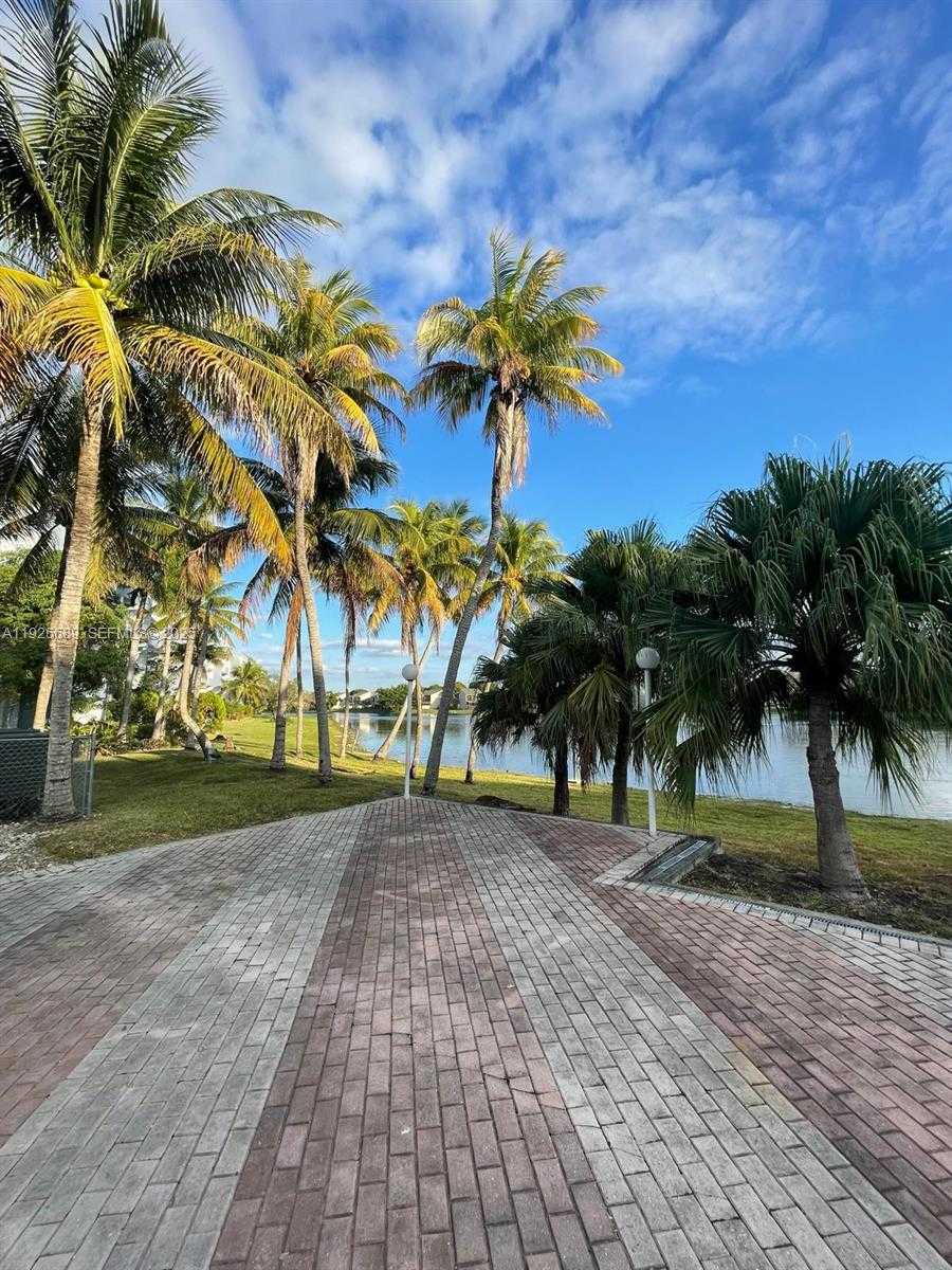 Small Image of 9375 FONTAINEBLEAU BLVD #L219, Miami Number 32