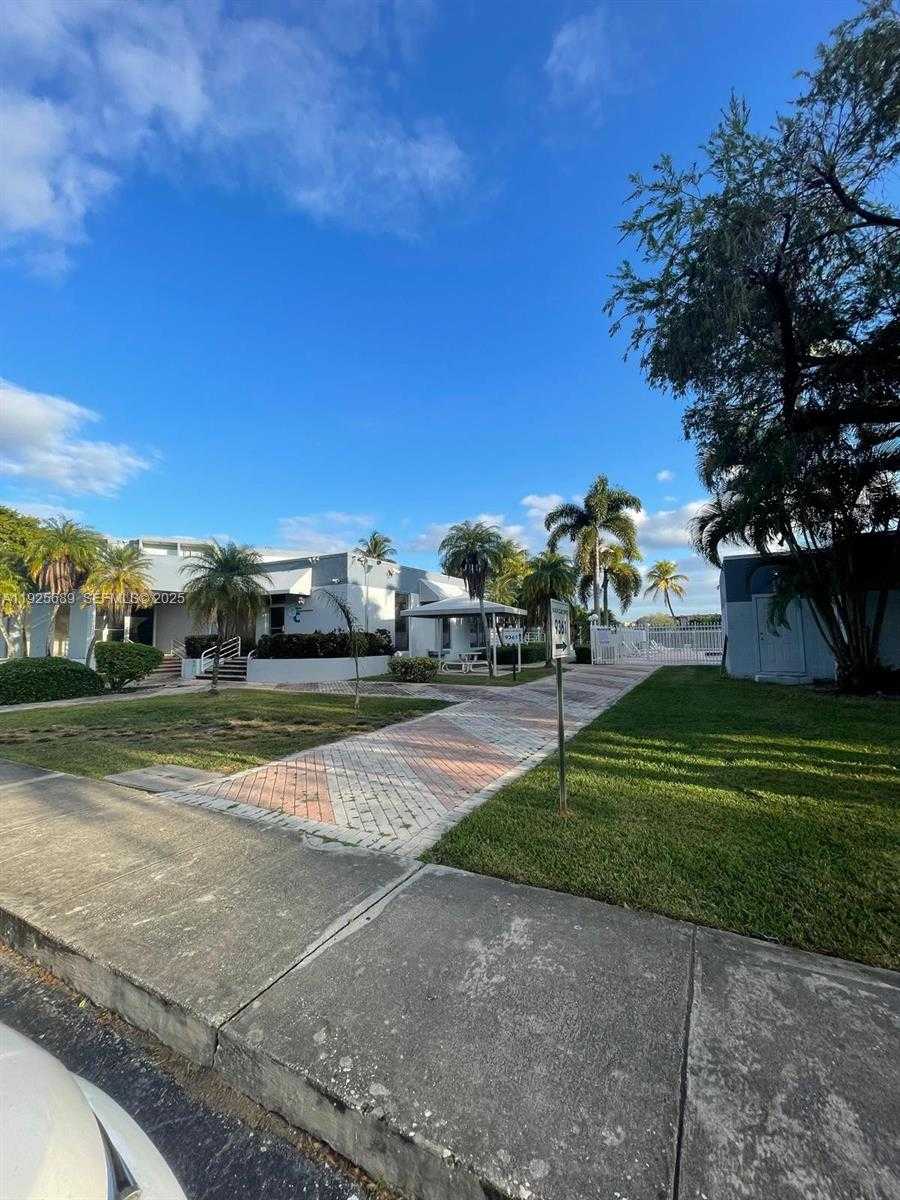 Small Image of 9375 FONTAINEBLEAU BLVD #L219, Miami Number 33