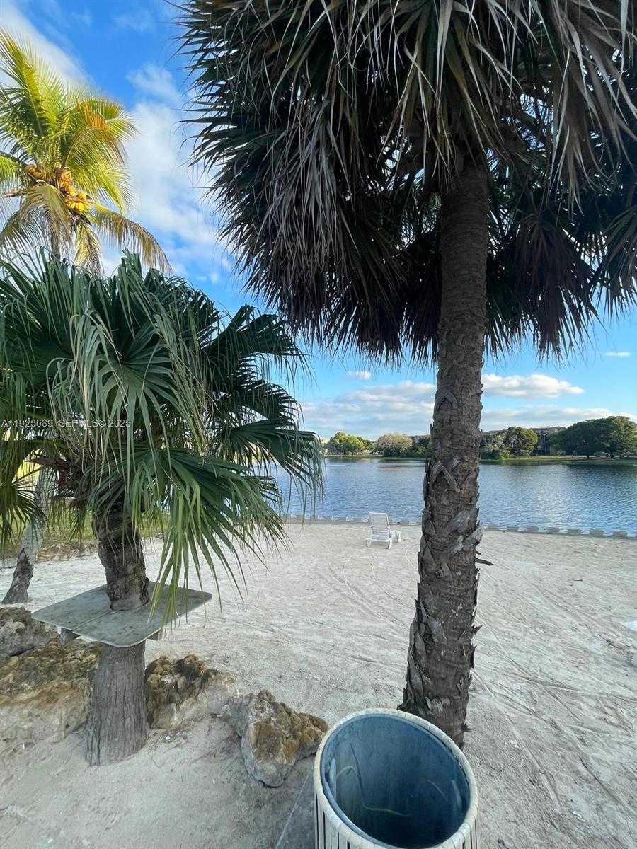 Small Image of 9375 FONTAINEBLEAU BLVD #L219, Miami Number 38