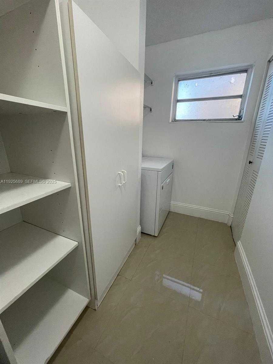 Small Image of 9375 FONTAINEBLEAU BLVD #L219, Miami Number 44