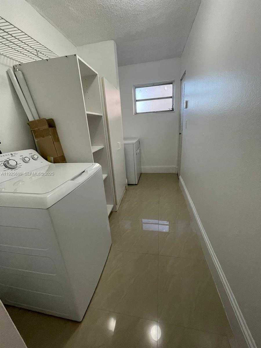 Small Image of 9375 FONTAINEBLEAU BLVD #L219, Miami Number 48