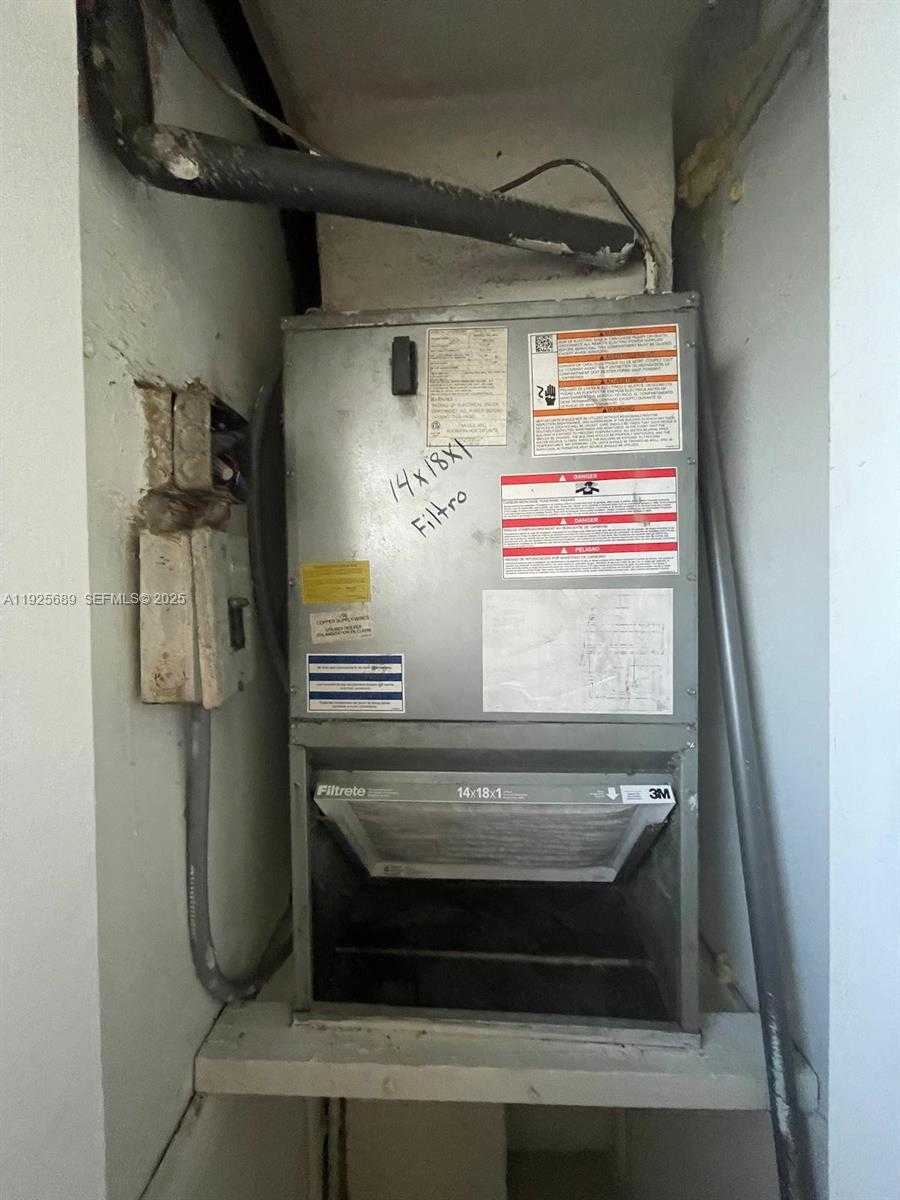 Small Image of 9375 FONTAINEBLEAU BLVD #L219, Miami Number 49