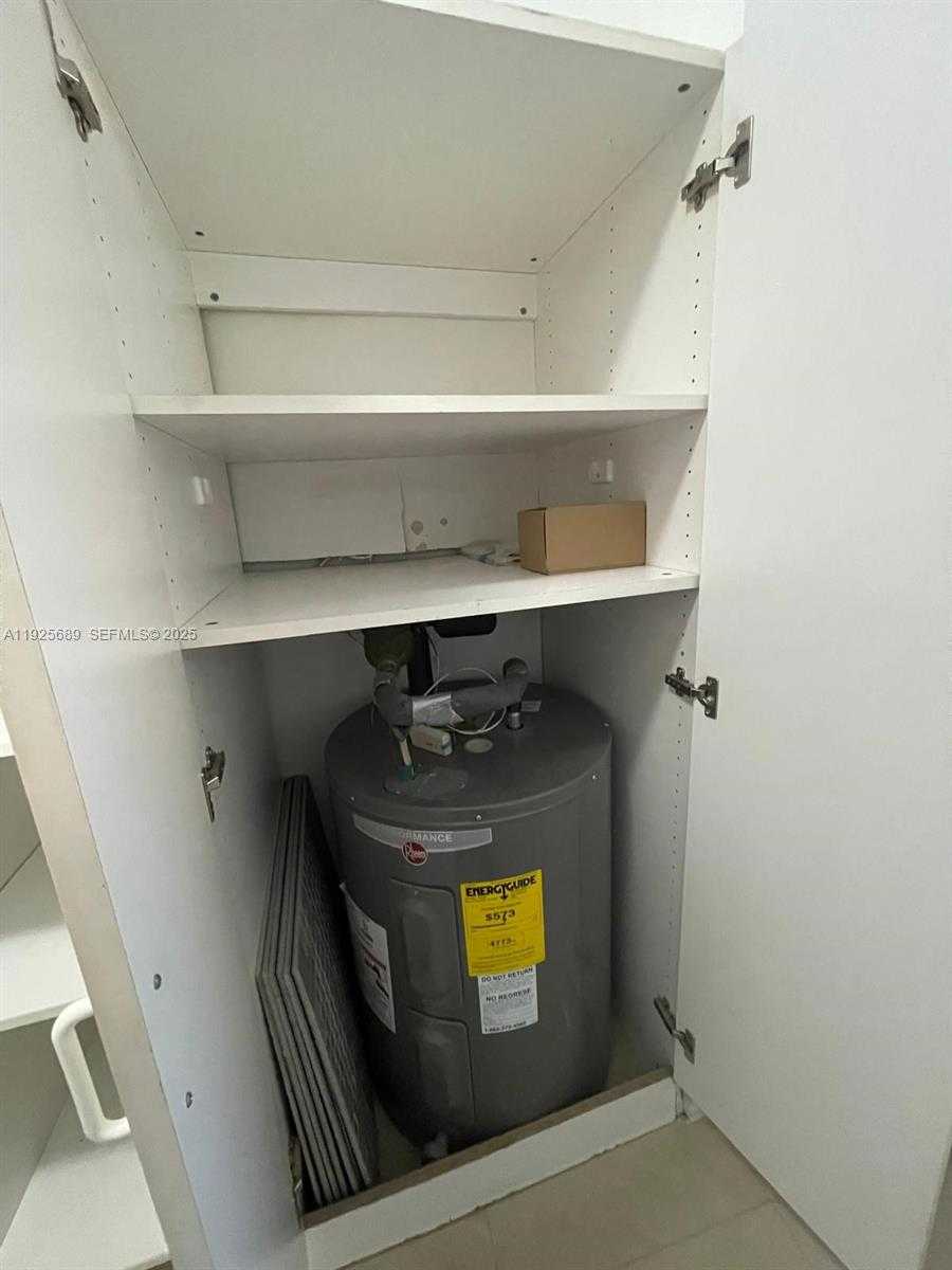 Small Image of 9375 FONTAINEBLEAU BLVD #L219, Miami Number 50