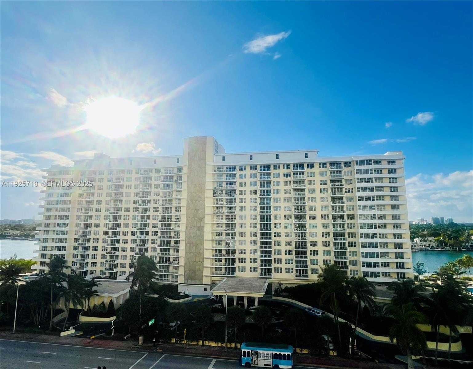 Small Image of 5600 COLLINS AVE #12N, Miami Beach Number 1