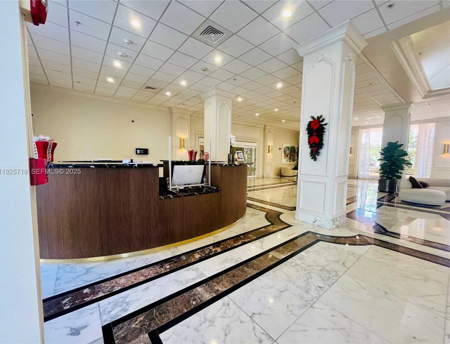 Small Image of 5600 COLLINS AVE #12N, Miami Beach Number 4