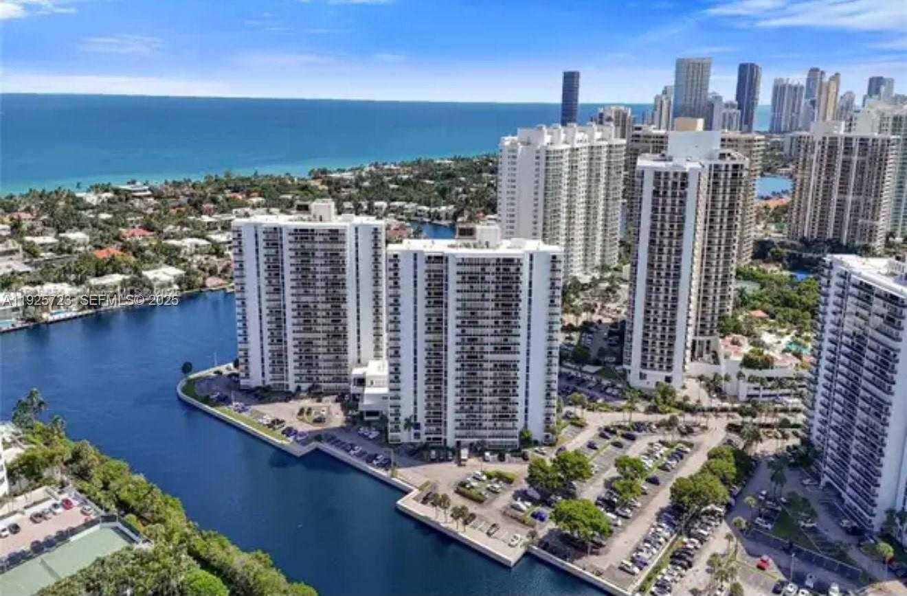 Small Image of 20515 EAST COUNTRY CLUB DR #1044, Aventura Number 1