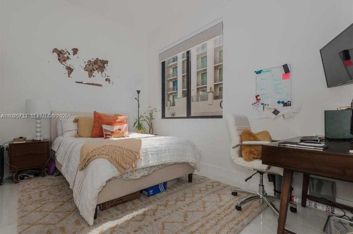 Imagen de Pequeño Objeto