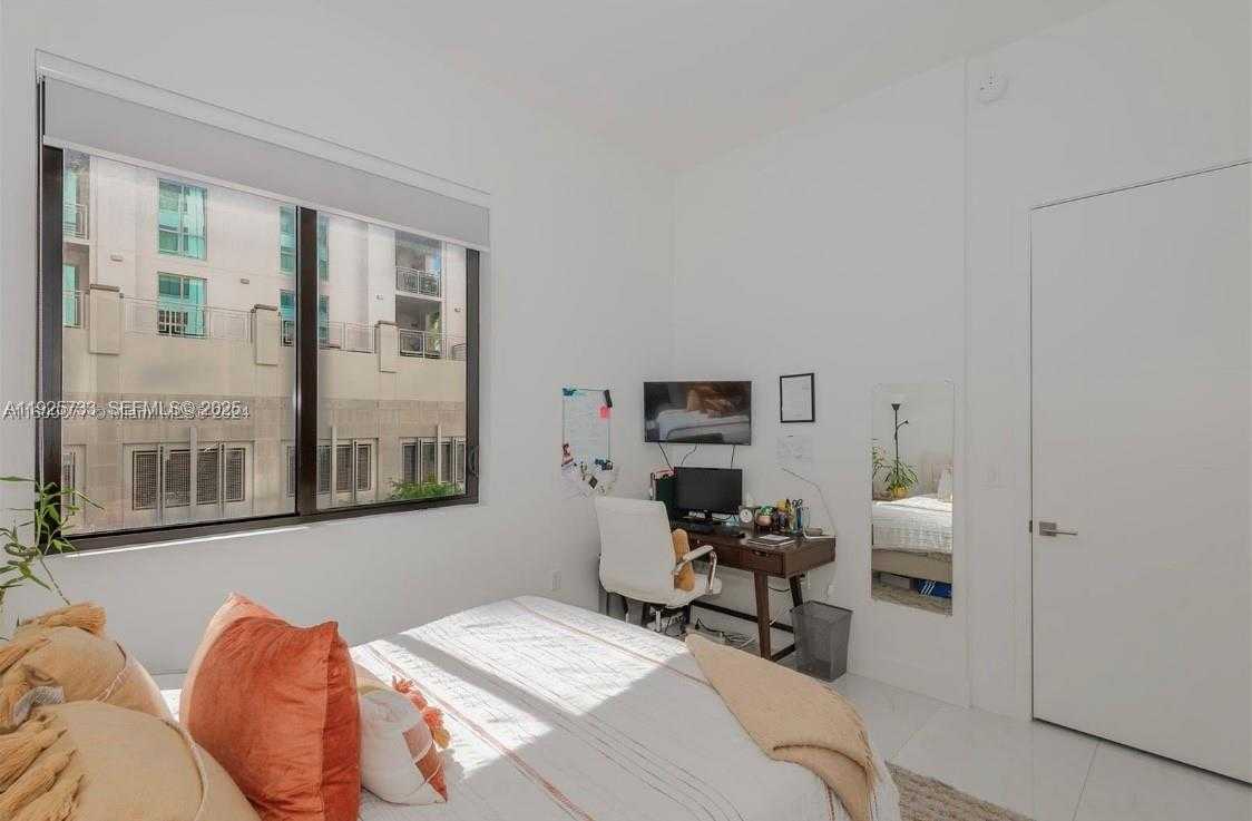 Imagen de Pequeño Objeto