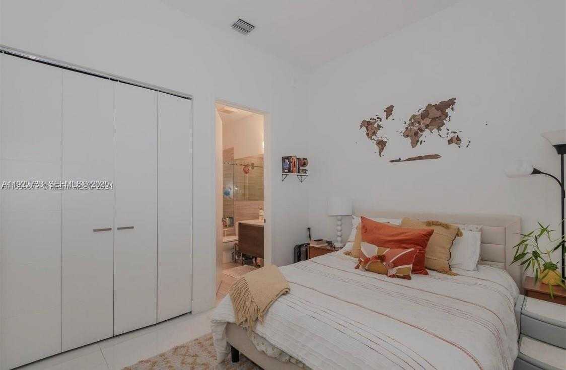 Imagen de Pequeño Objeto