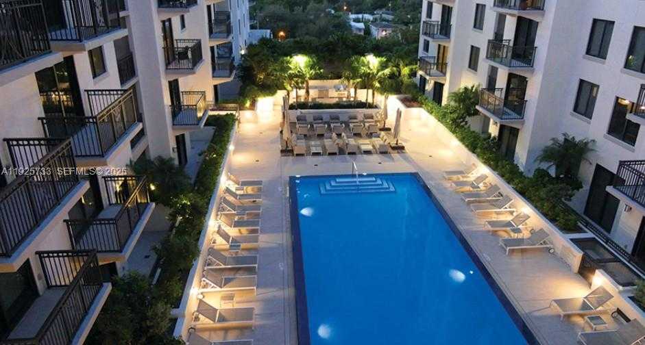 Imagen de Pequeño Objeto