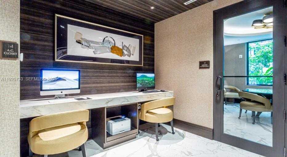 Imagen de Pequeño Objeto