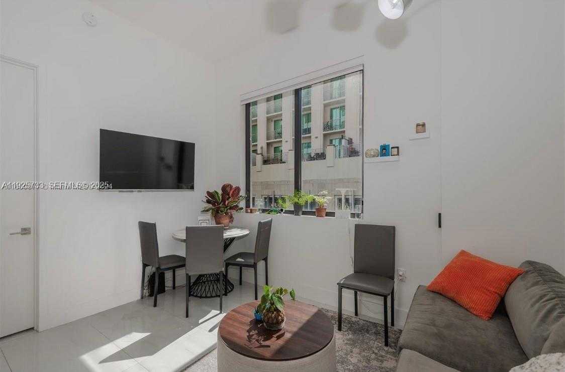 Imagen de Pequeño Objeto