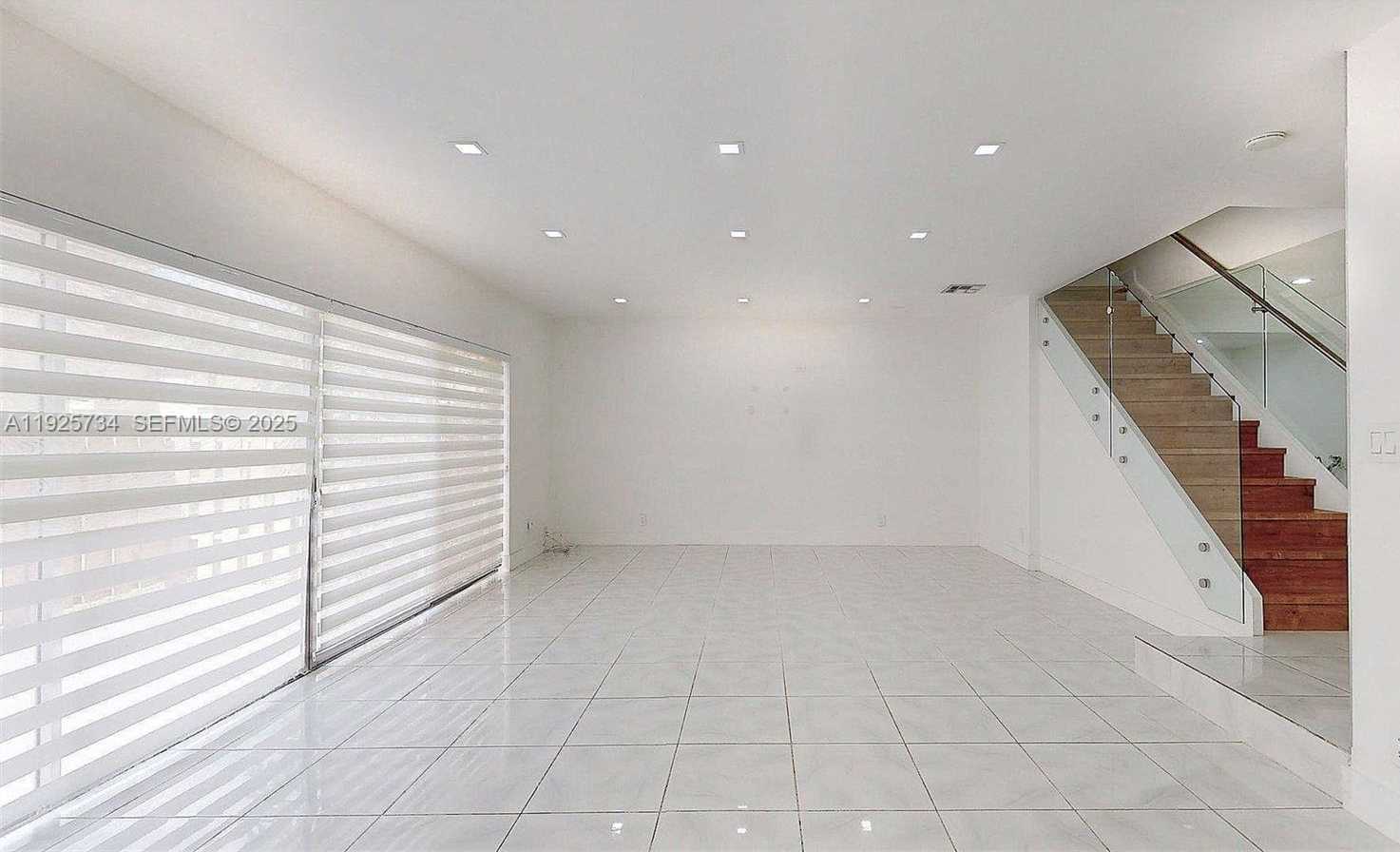 Small Image of 8212 NORTH WEST 8TH PL #2, Plantation Number 11