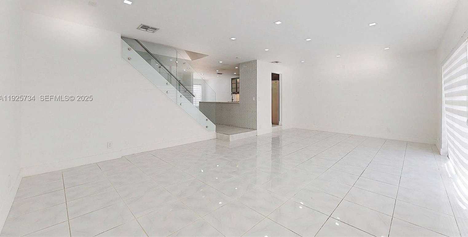 Small Image of 8212 NORTH WEST 8TH PL #2, Plantation Number 14