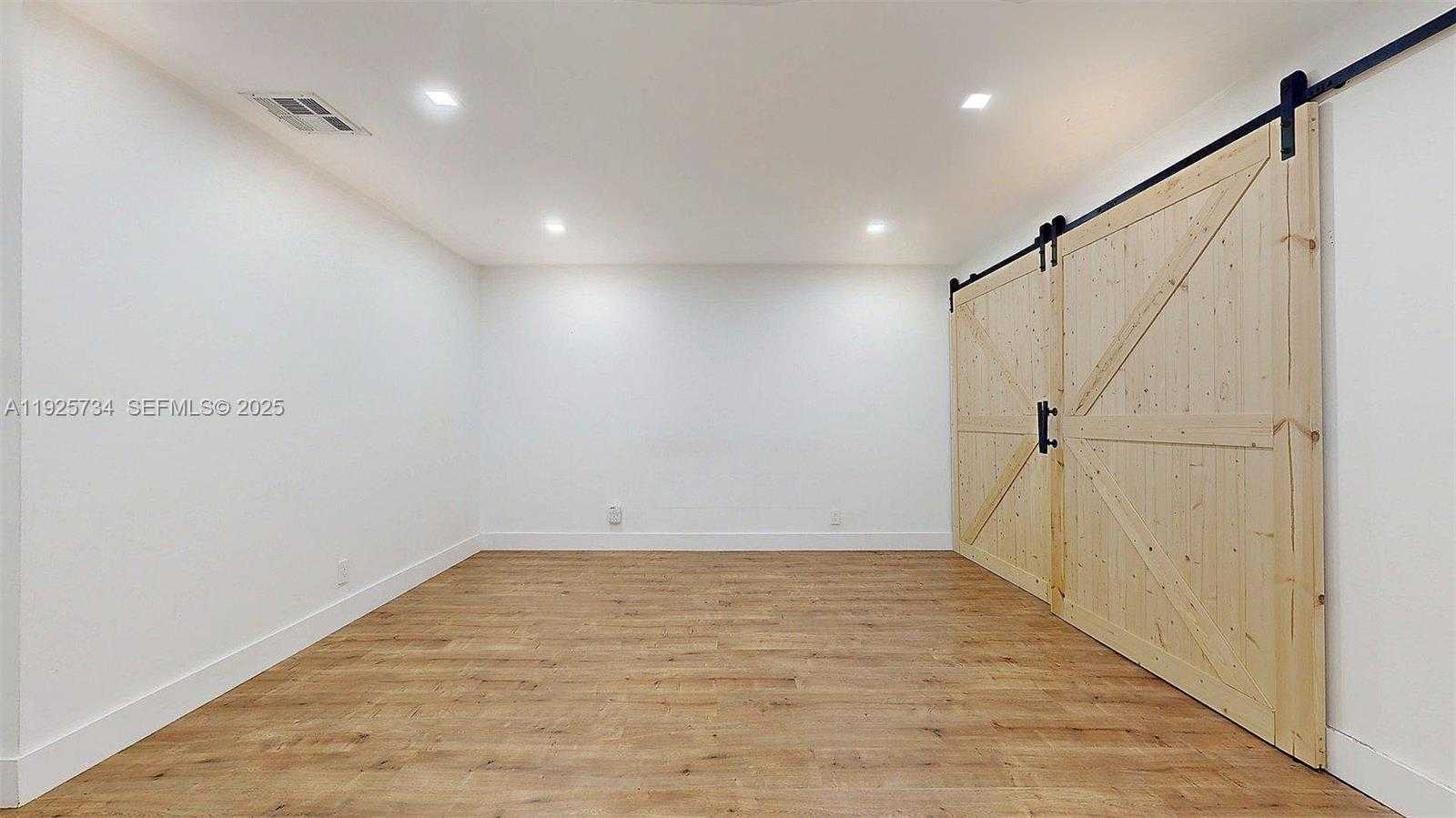 Small Image of 8212 NORTH WEST 8TH PL #2, Plantation Number 26