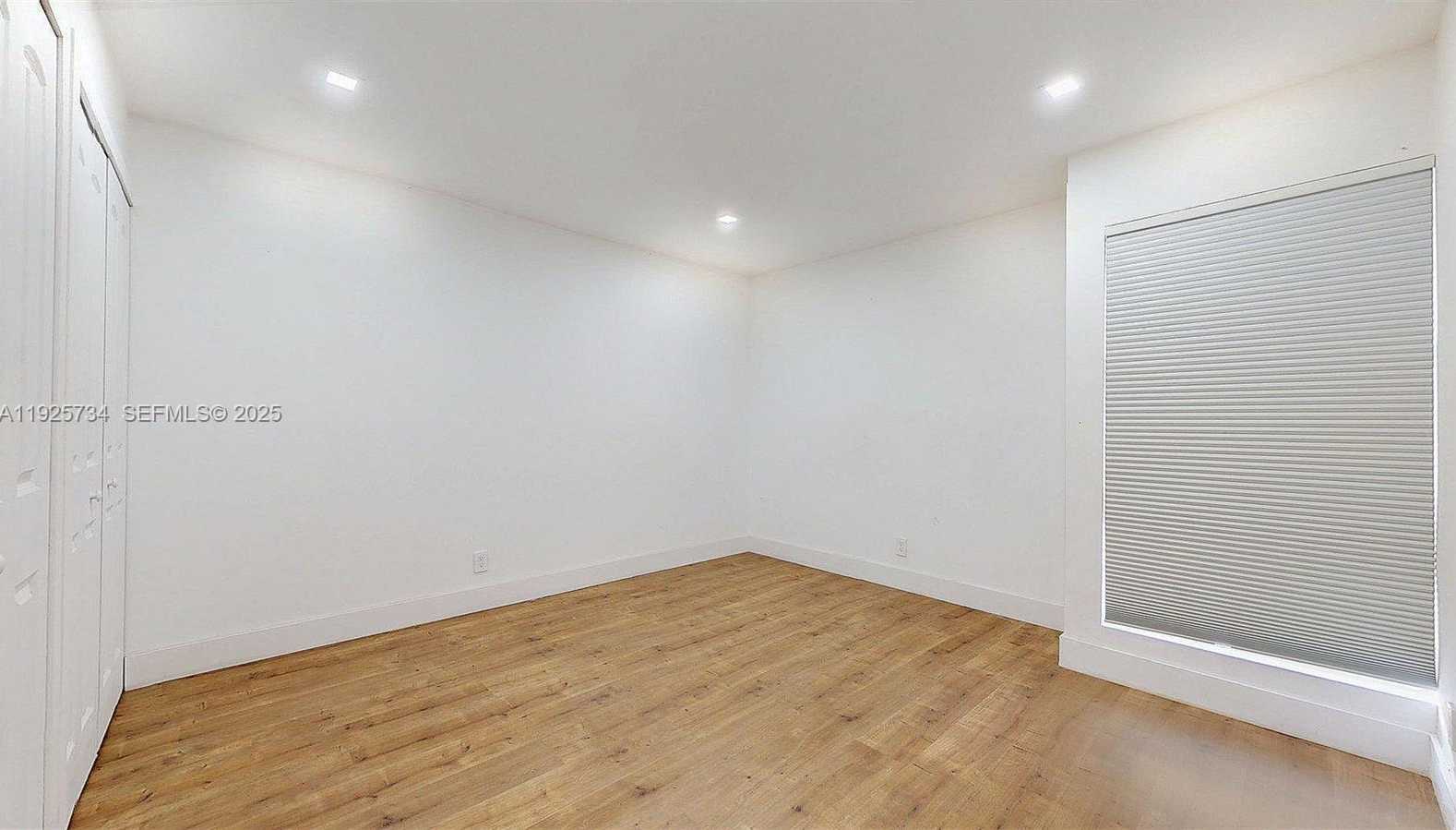 Small Image of 8212 NORTH WEST 8TH PL #2, Plantation Number 30