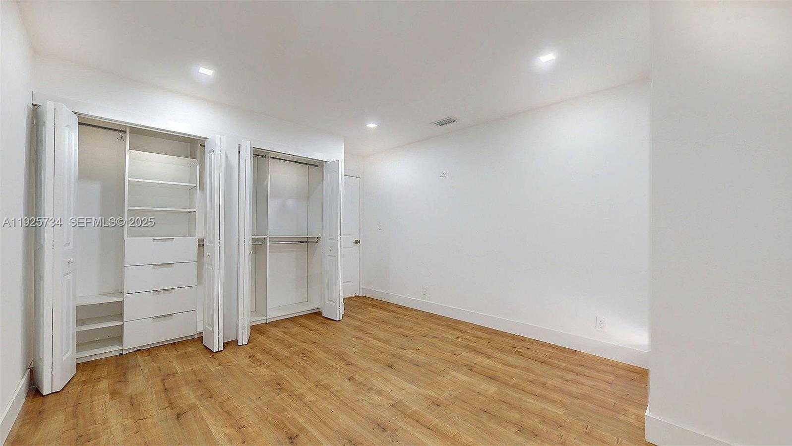 Small Image of 8212 NORTH WEST 8TH PL #2, Plantation Number 31