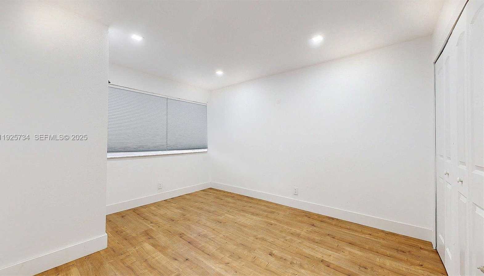 Small Image of 8212 NORTH WEST 8TH PL #2, Plantation Number 35