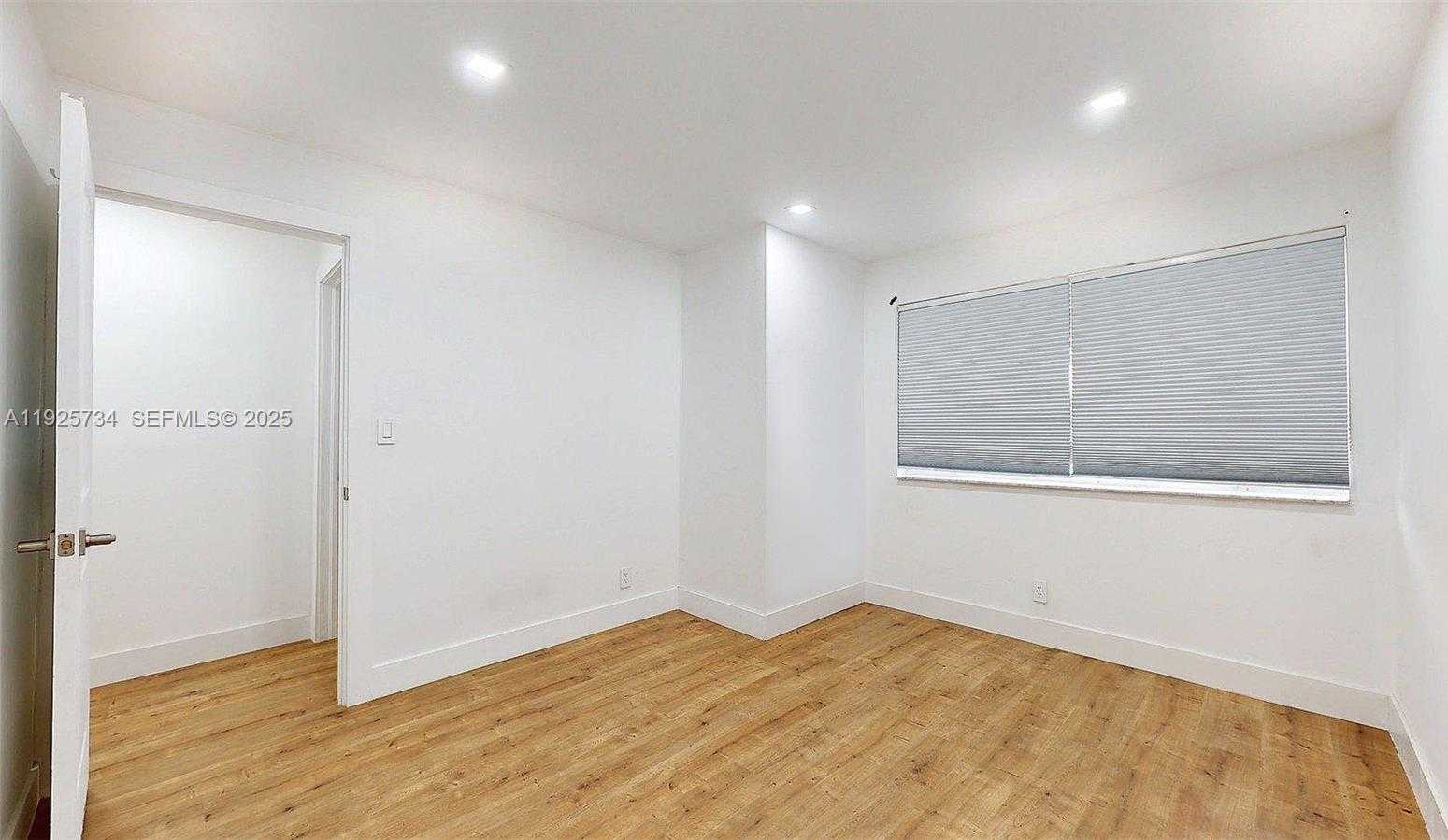 Small Image of 8212 NORTH WEST 8TH PL #2, Plantation Number 36