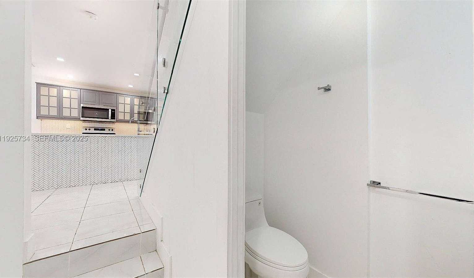 Small Image of 8212 NORTH WEST 8TH PL #2, Plantation Number 38