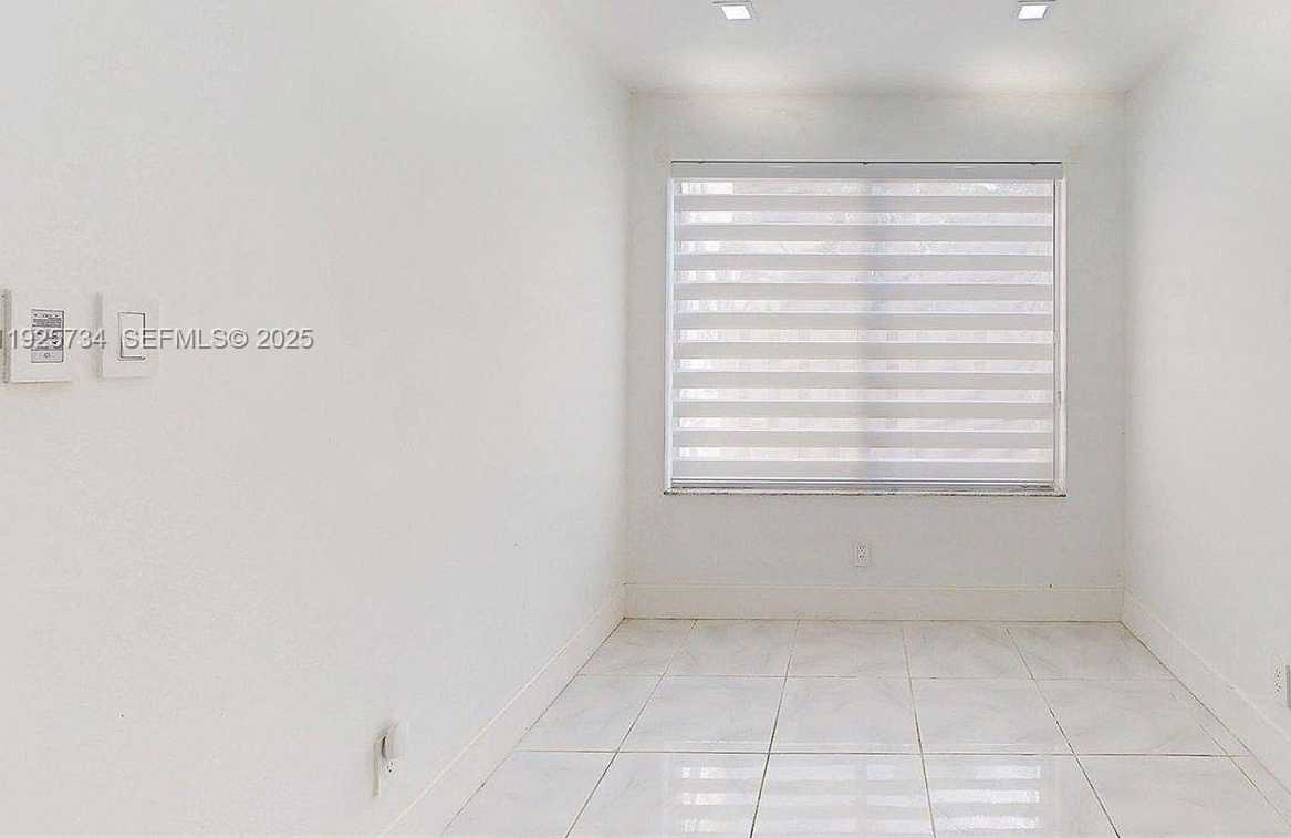 Small Image of 8212 NORTH WEST 8TH PL #2, Plantation Number 7