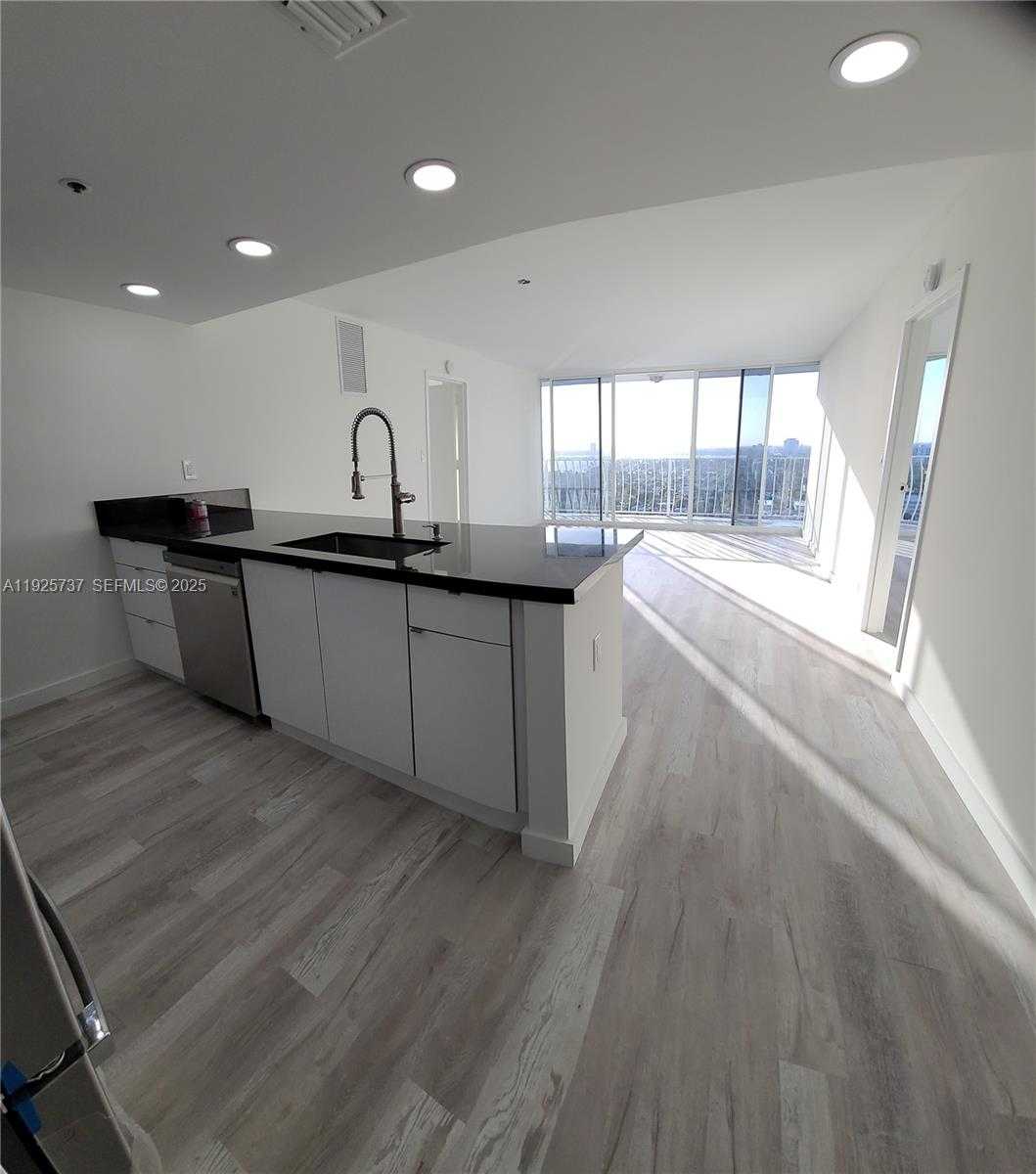 Small Image of 7601 EAST TREASURE DR #2103, North Bay Village Number 10