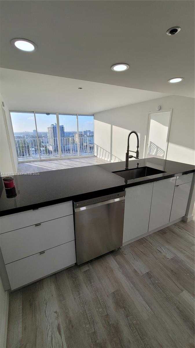 Small Image of 7601 EAST TREASURE DR #2103, North Bay Village Number 11