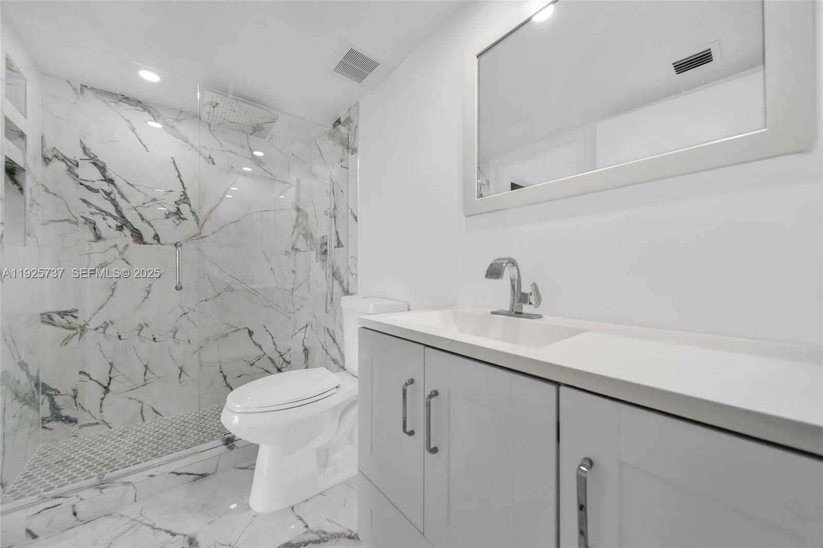 Small Image of 7601 EAST TREASURE DR #2103, North Bay Village Number 23