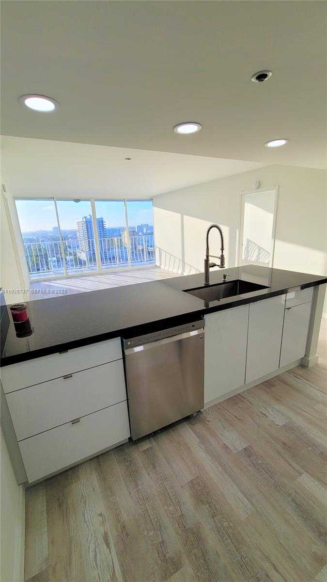 Small Image of 7601 EAST TREASURE DR #2103, North Bay Village Number 8