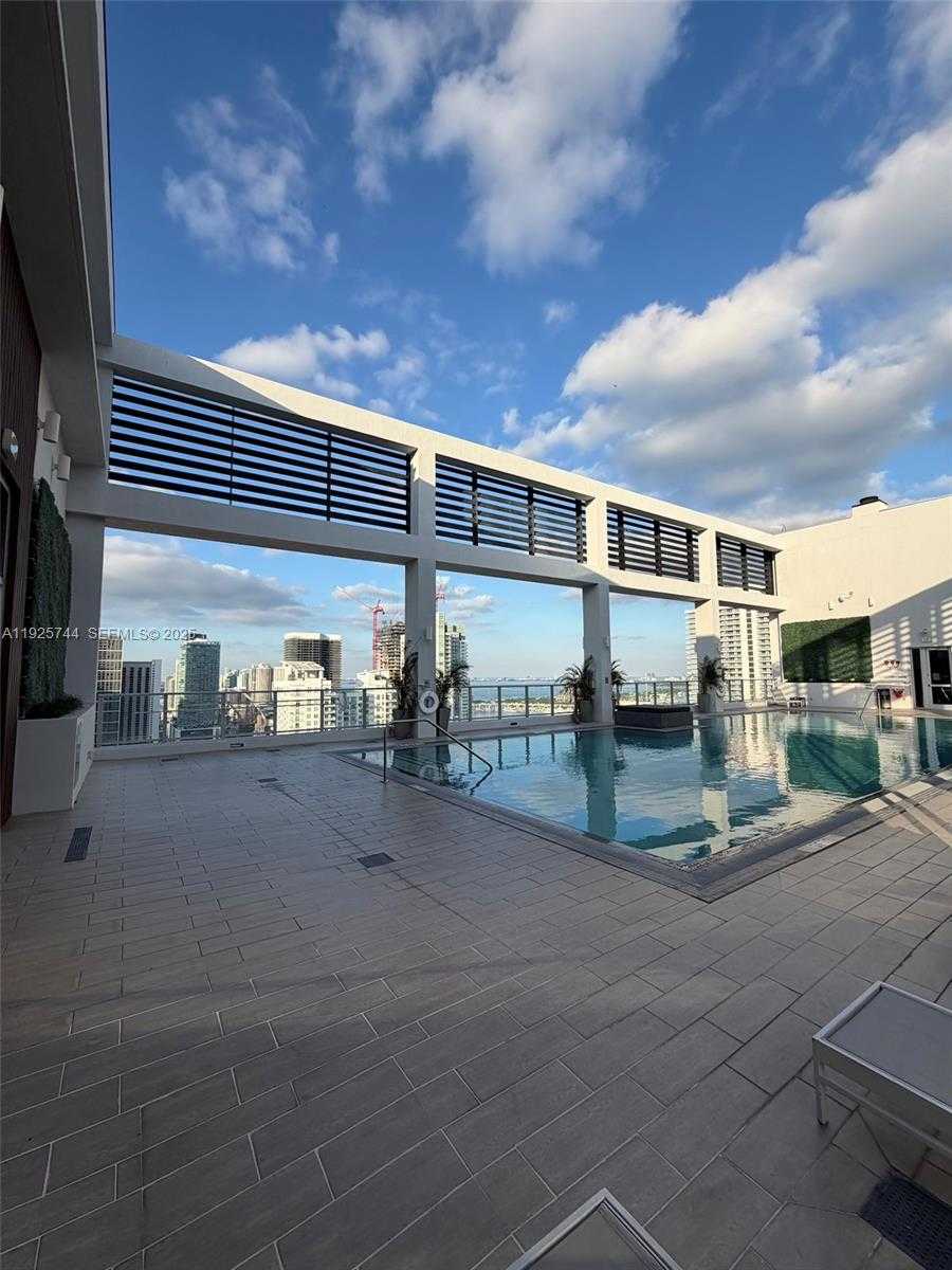 Imagen de Pequeño Objeto