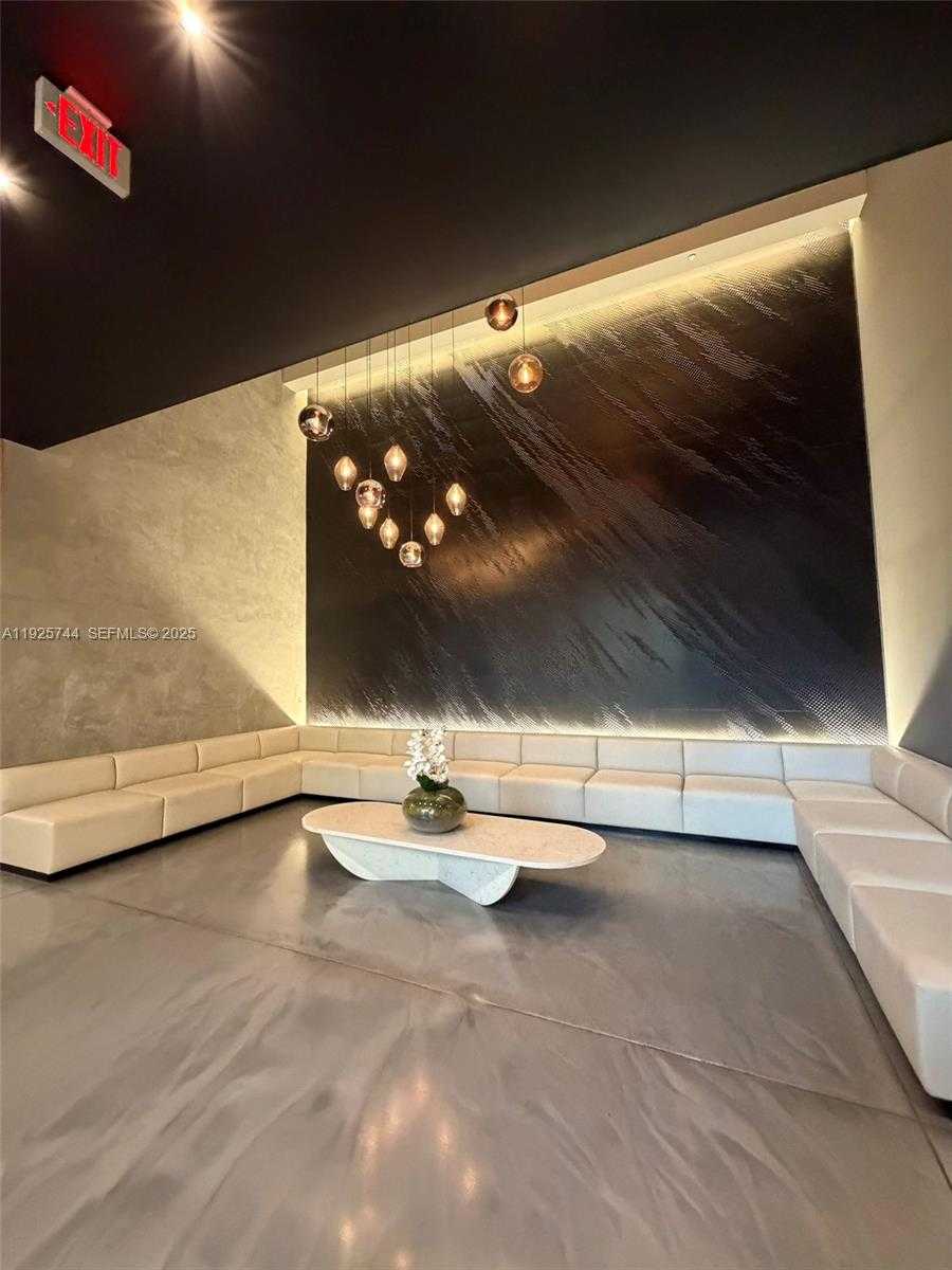 Imagen de Pequeño Objeto