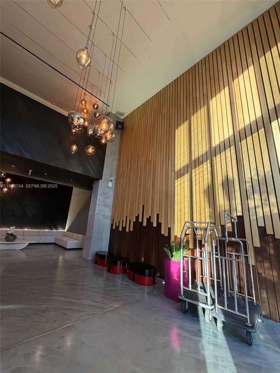 Imagen de Pequeño Objeto