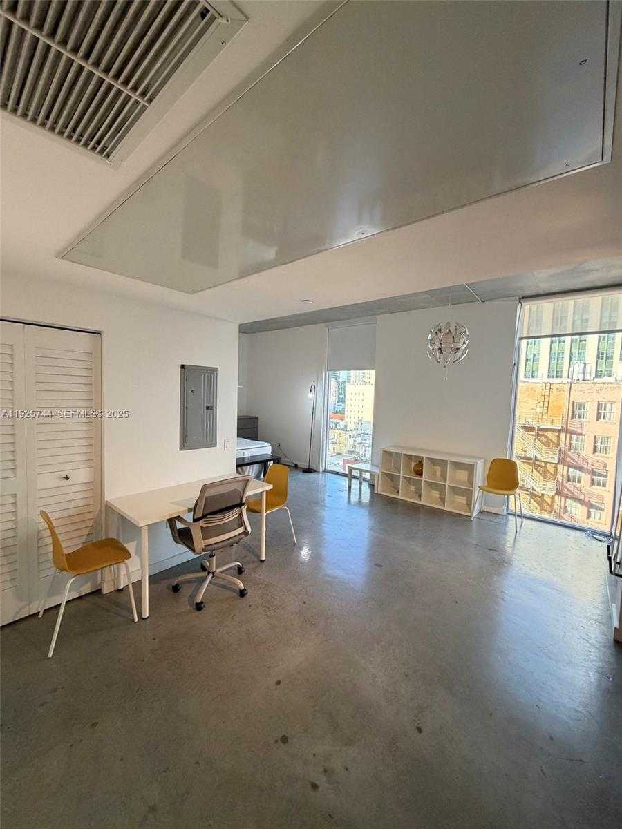 Imagen de Pequeño Objeto