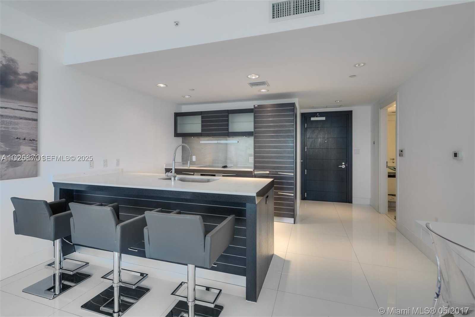 Small Image of 200 BISCAYNE BOULEVARD WAY #4309, Miami Number 2