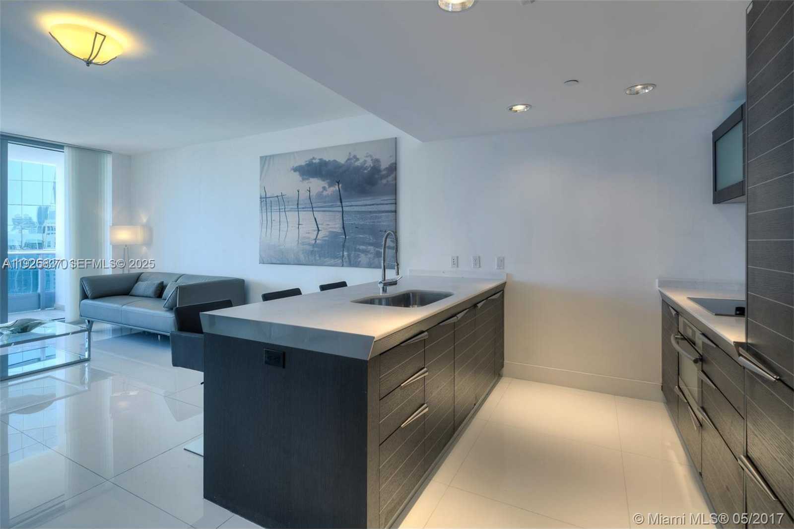 Small Image of 200 BISCAYNE BOULEVARD WAY #4309, Miami Number 4