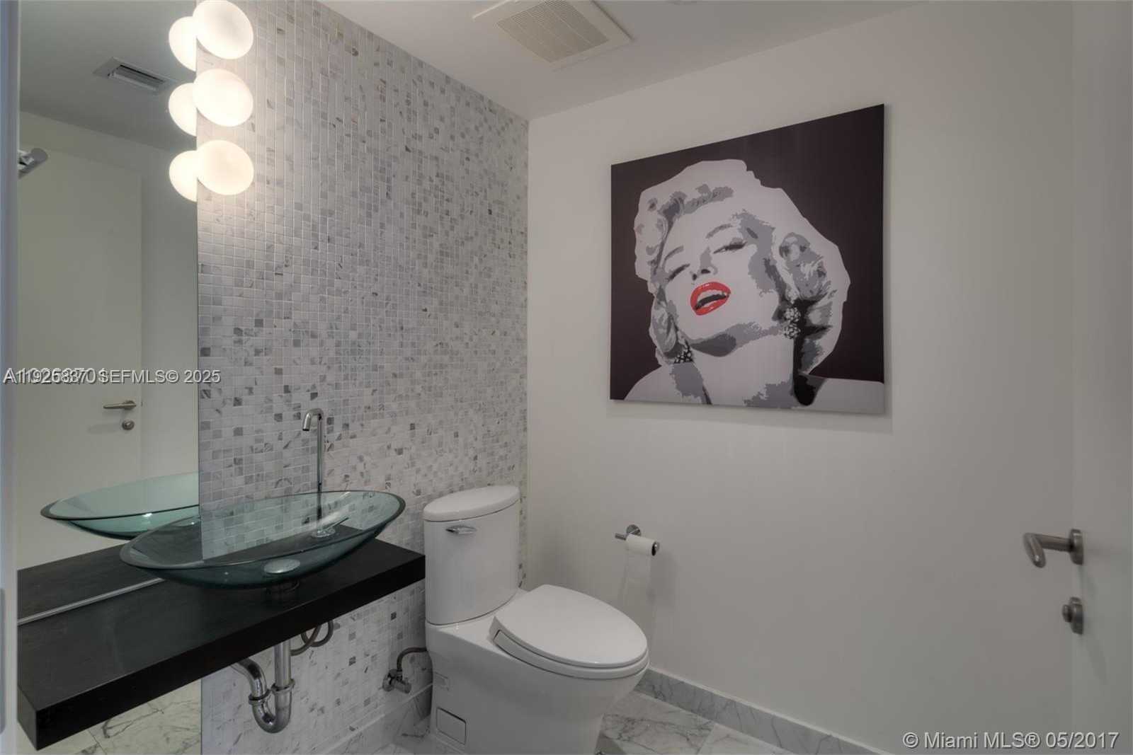 Small Image of 200 BISCAYNE BOULEVARD WAY #4309, Miami Number 7