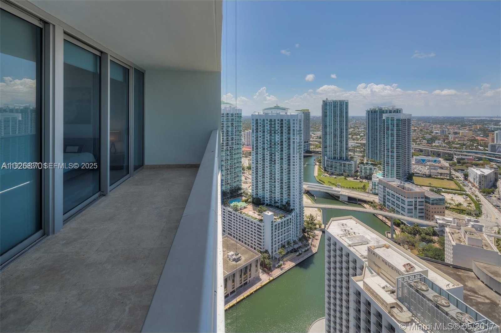 Small Image of 200 BISCAYNE BOULEVARD WAY #4309, Miami Number 8