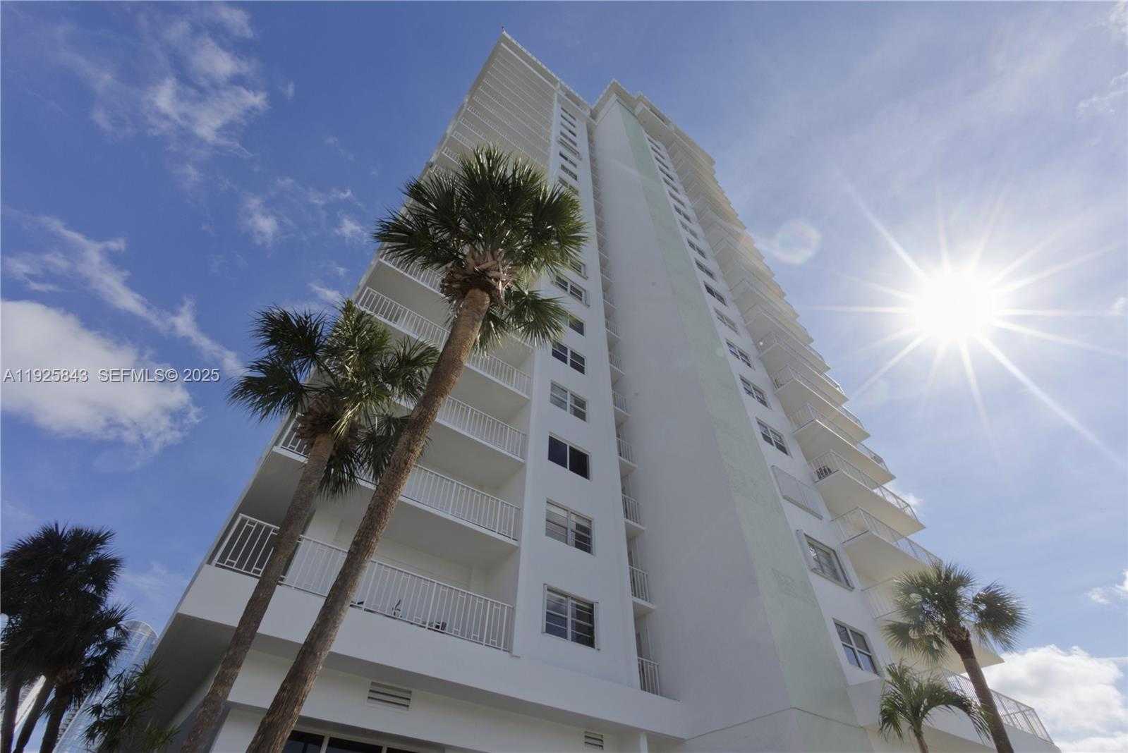 Small Image of 500 BAYVIEW DR #928, Sunny Isles Beach Number 10