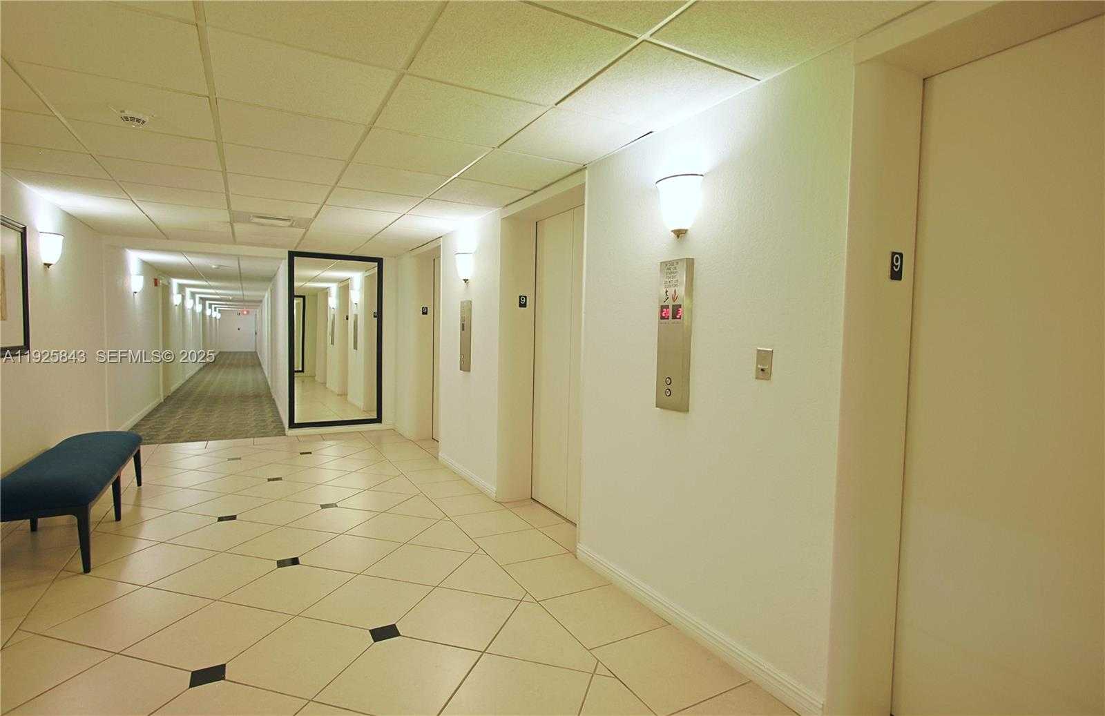 Small Image of 500 BAYVIEW DR #928, Sunny Isles Beach Number 7