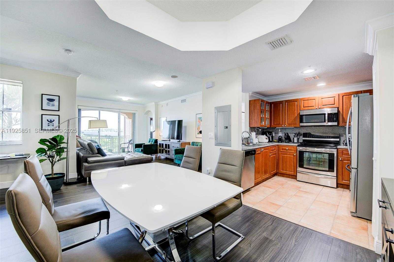 Small Image of 6380 NORTH WEST 114TH AVE #335, Doral Number 13