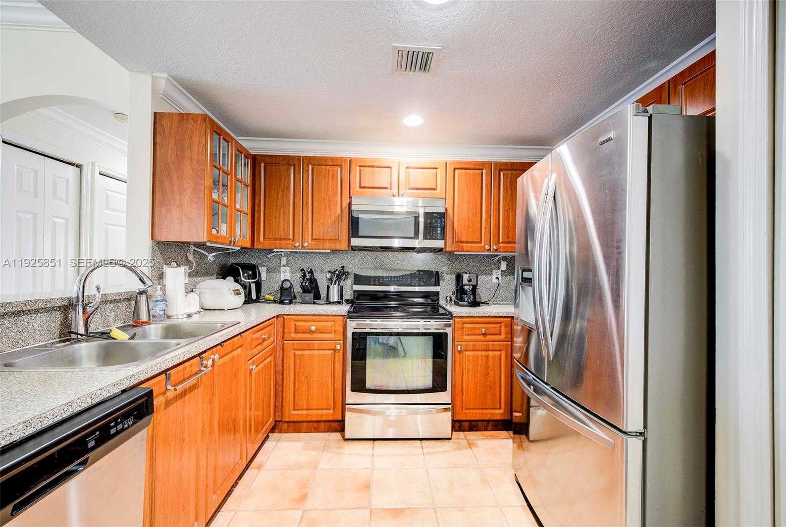 Small Image of 6380 NORTH WEST 114TH AVE #335, Doral Number 15