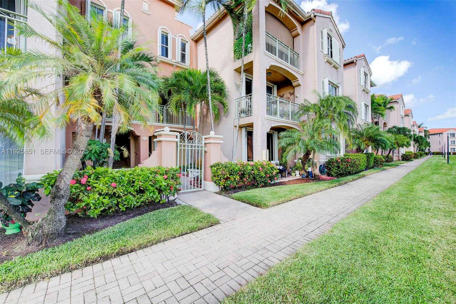 Small Image of 6380 NORTH WEST 114TH AVE #335, Doral Number 3